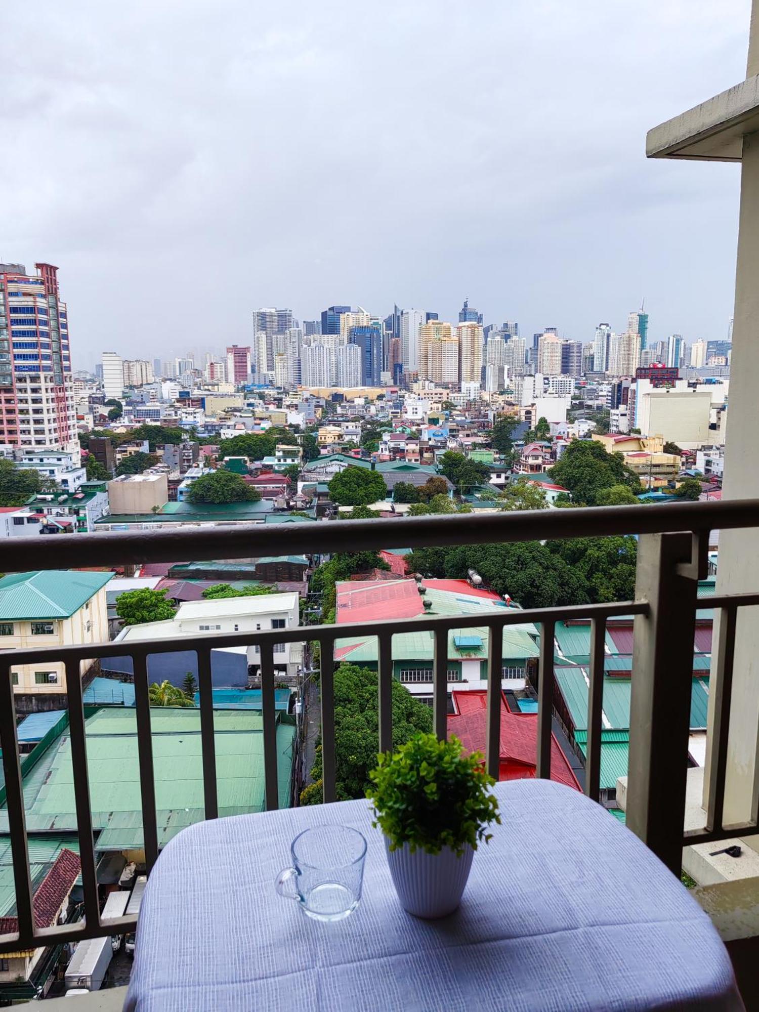 La Verti Residences Staycation Manila Esterno foto